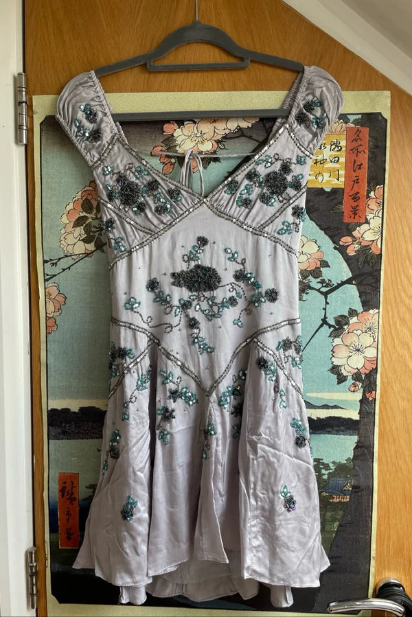 Exquisites kurzes Chiffon-Heimkehrkleid mit Perlen und Geburtstagsfeierkleid nv5297