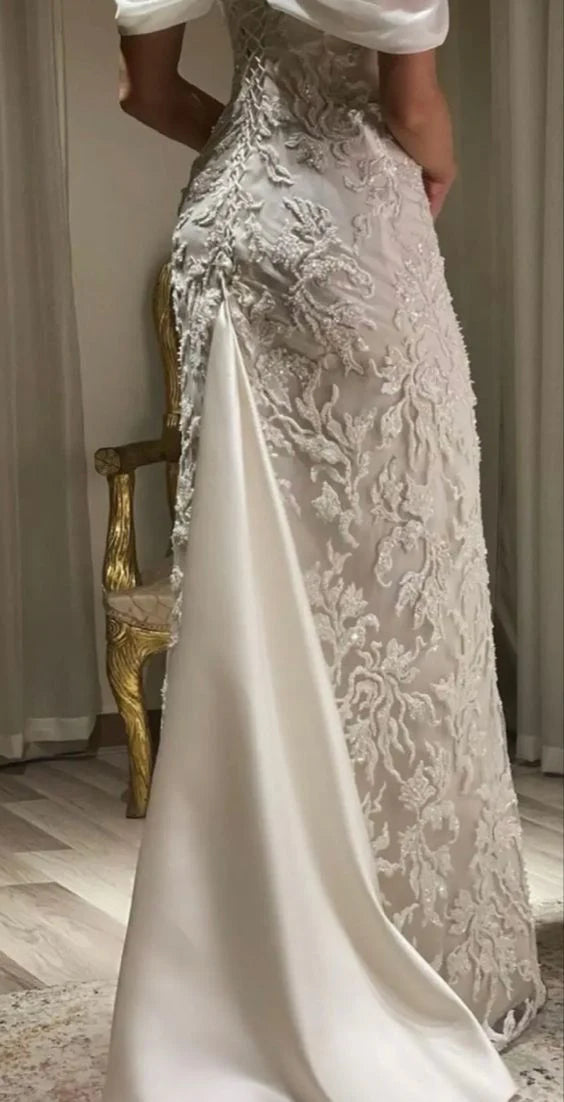 Wunderschönes weißes schulterfreies langes Ballkleid mit Perlenapplikationen nv1811