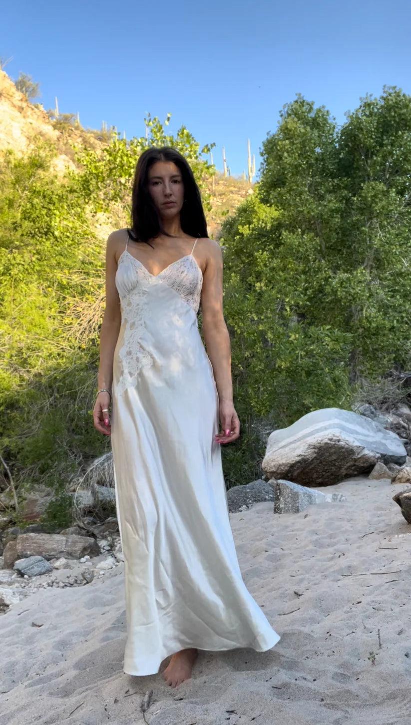 Robe de cocktail longue en satin ivoire à épaules dénudées et à fleurs, longueur au sol, robe de soirée nv4105