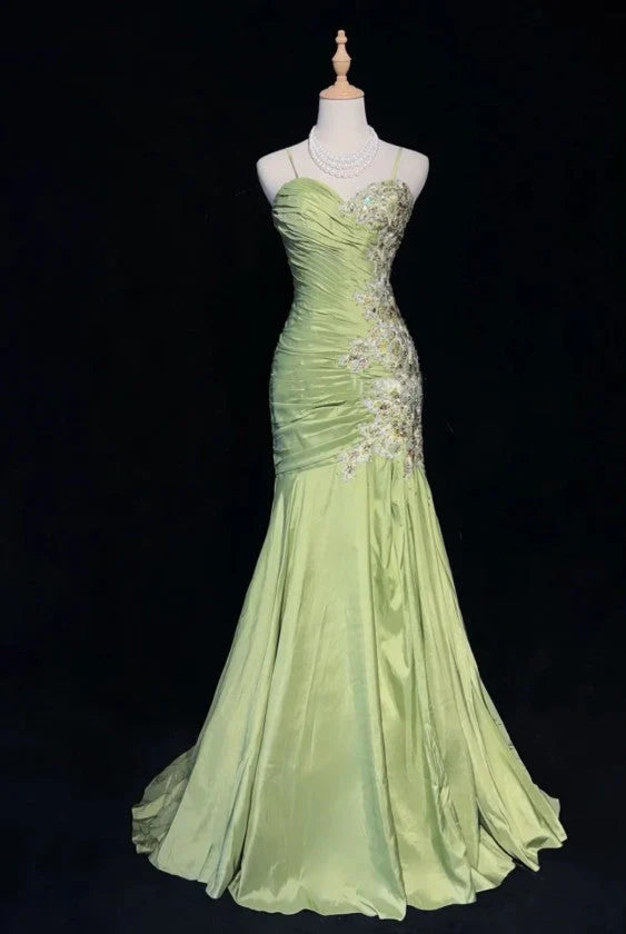 Robe de soirée longue verte vintage en satin à bretelles spaghetti et décolleté en cœur, style sirène, avec perles et paillettes, nv4167