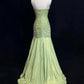 Robe de soirée longue verte vintage en satin à bretelles spaghetti et décolleté en cœur, style sirène, avec perles et paillettes, nv4167