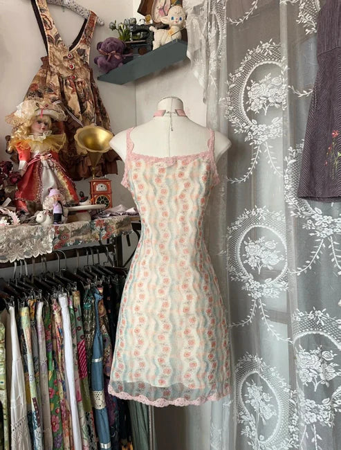 Rosa Blumenkleid für den Heimkehr, süßes Spaghettiträger-Kurz-Partykleid aus Chiffon, nv4298