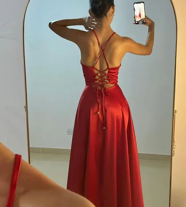 Charmante robe de soirée longue en satin rouge coupe A fendue nv1884