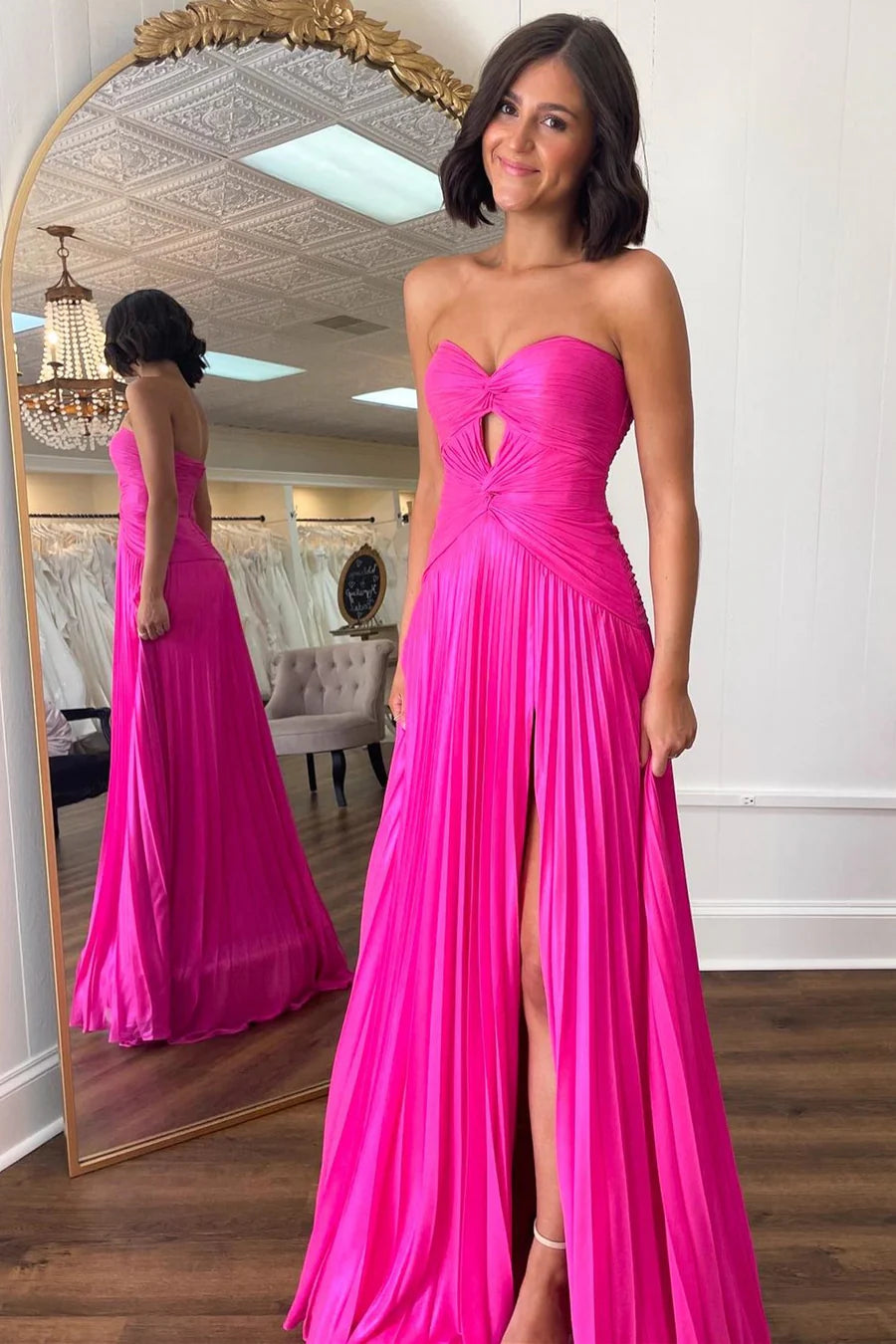 Heißes rosa trägerloses Schlüsselloch-Plissee-A-Linien-Ballkleid nv1645