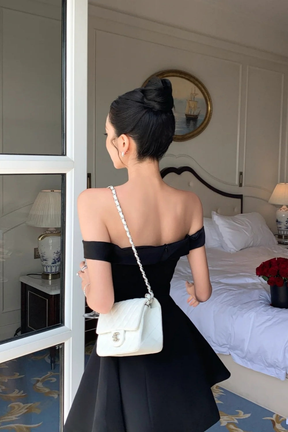 Robe courte noire style Hepburn, épaules dénudées, dos nu, jupe bouffante, robe de soirée diva NV6413