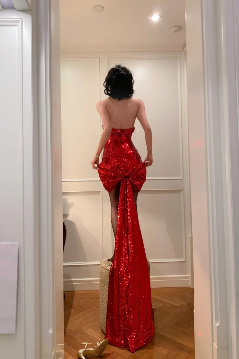 Weihnachtskleid in limitierter Auflage: Rückenfreies Design mit Schleppe, figurbetontes, auffälliges Minikleid für Partys NV6409