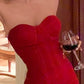 Robe mini bandeau à sequins rouge vif : laçage au dos, coupe moulante, robe de soirée idéale NV6412