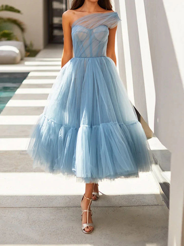 Robe de soirée de bal de fin d'année en tulle bleu clair à une épaule et coupe trapèze nv2243