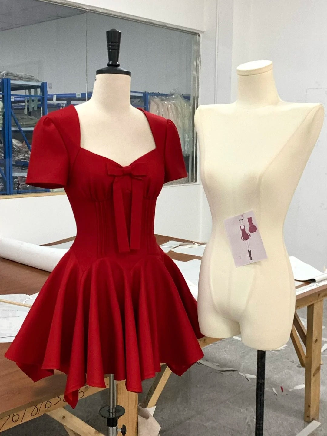 Robe de bal à manches courtes et nœud rouge tendance, robe d'anniversaire, nv4515