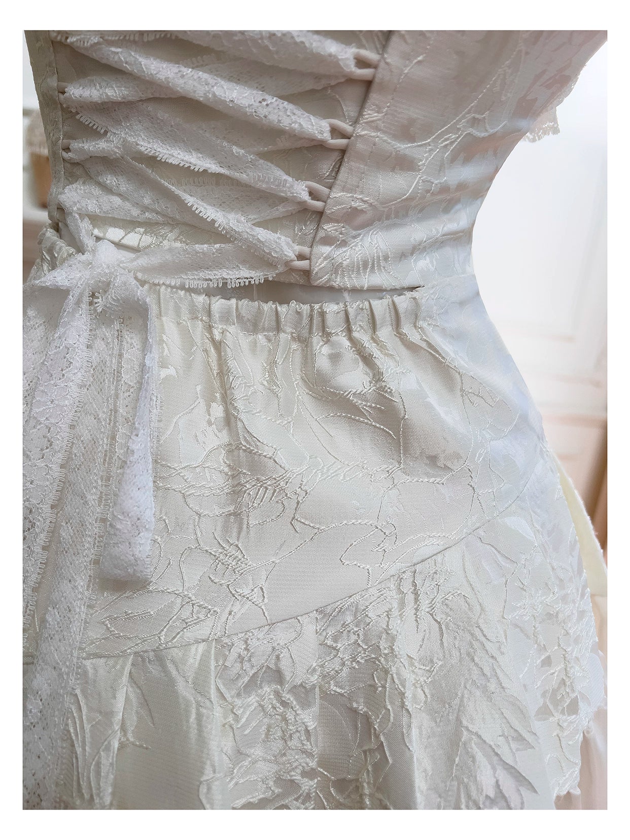 Robe de soirée élégante, coupe abricot, amincissante, mi-longue, dos nu, décolleté en V, nv5552
