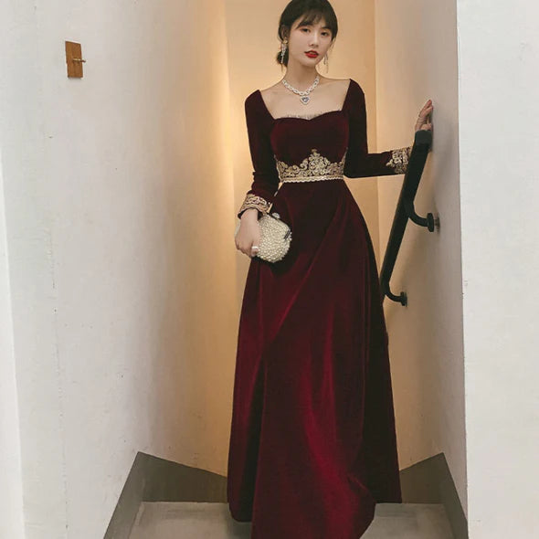 Burgundy Elegant Vintage Impressive A-Line Velvet with Appliques Long Sleeves Floor Length Round Neck Fall Long Prom Dress Formal Evening Dress Christmas Dress Halloween Wedding Guest Party Dress nv2568