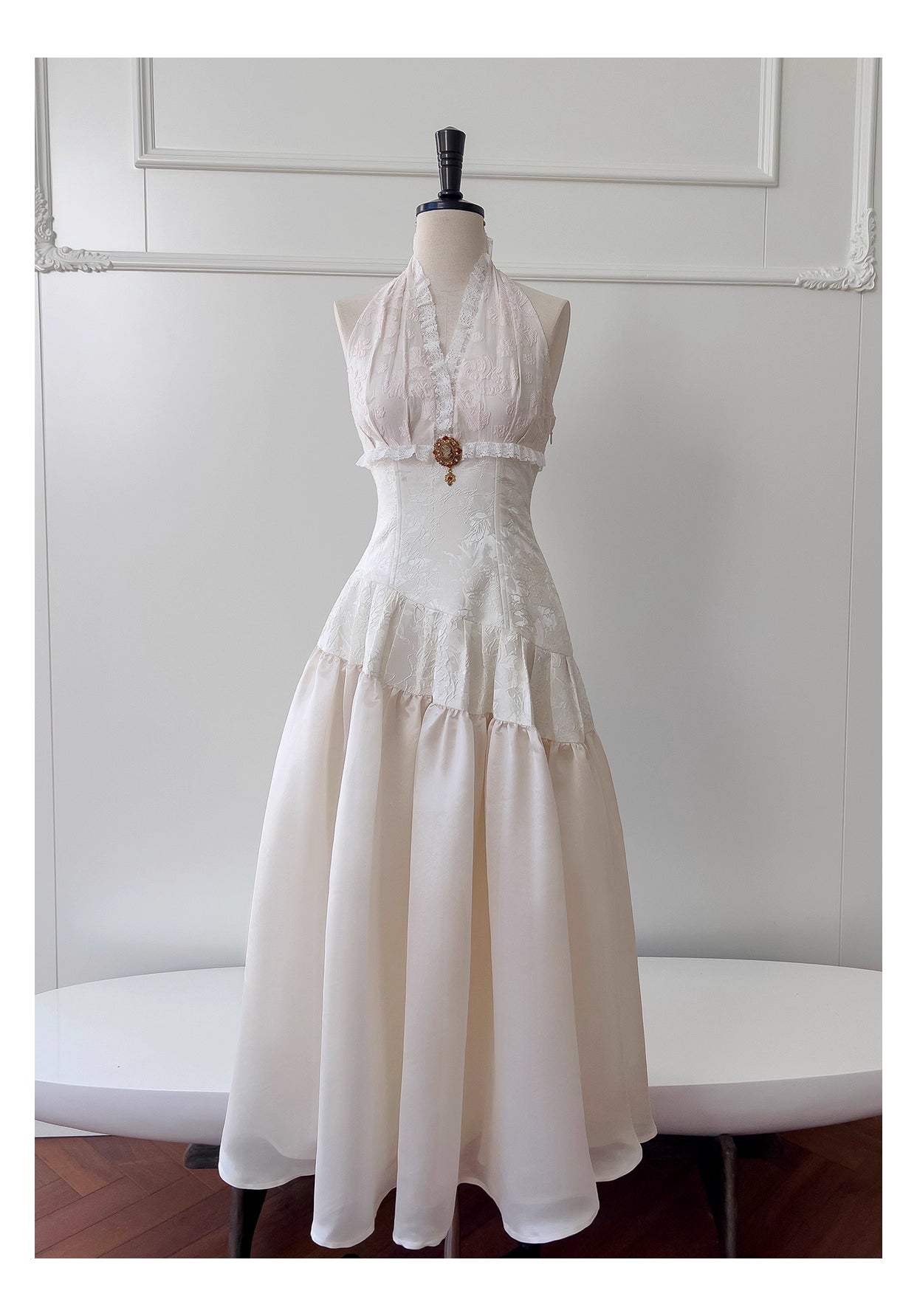 Robe de soirée élégante, coupe abricot, amincissante, mi-longue, dos nu, décolleté en V, nv5552