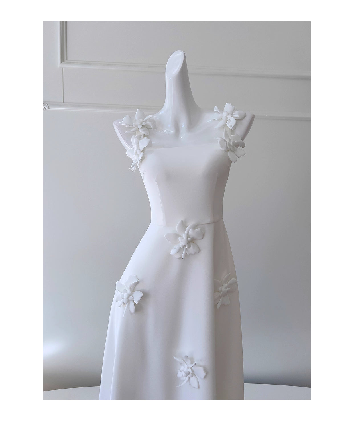 NiceVestidos-Homecoming-Kleid, weißes Hosenträger-Blumenkleid, Taillenform, französisches Retro-Sommerkleid für Frauen, nv5556