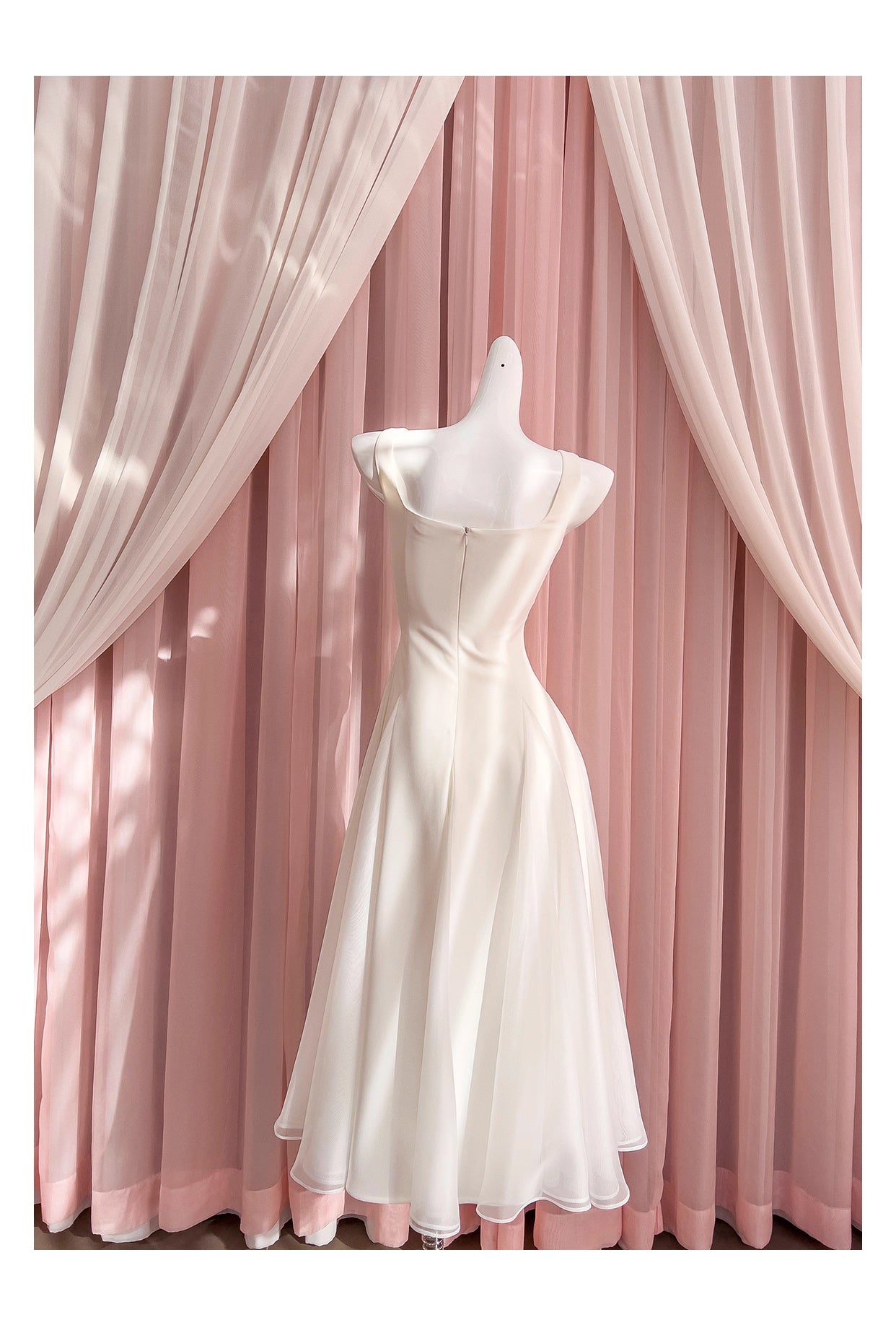 NiceVestidos - Robe courte de soirée, robe blanche longue à taille simple, nouveau style estival, bretelles sexy, grande taille, robe amincissante nv5546