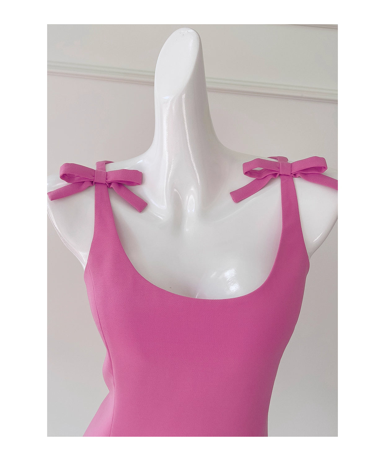 NiceVestidos - Kurzes Homecoming-Kleid, schlichtes kurzes Strapskleid mit Schleife, Taille, Rosarot, Petite Date, NV5550