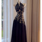 NiceVestidos-Homecoming-Kleid, Schwarz und Gold, Satin, Jacquard-Design, ärmellos, langes Kleid, rückenfrei, Neckholder, sexy Bankettkleid, nv5559