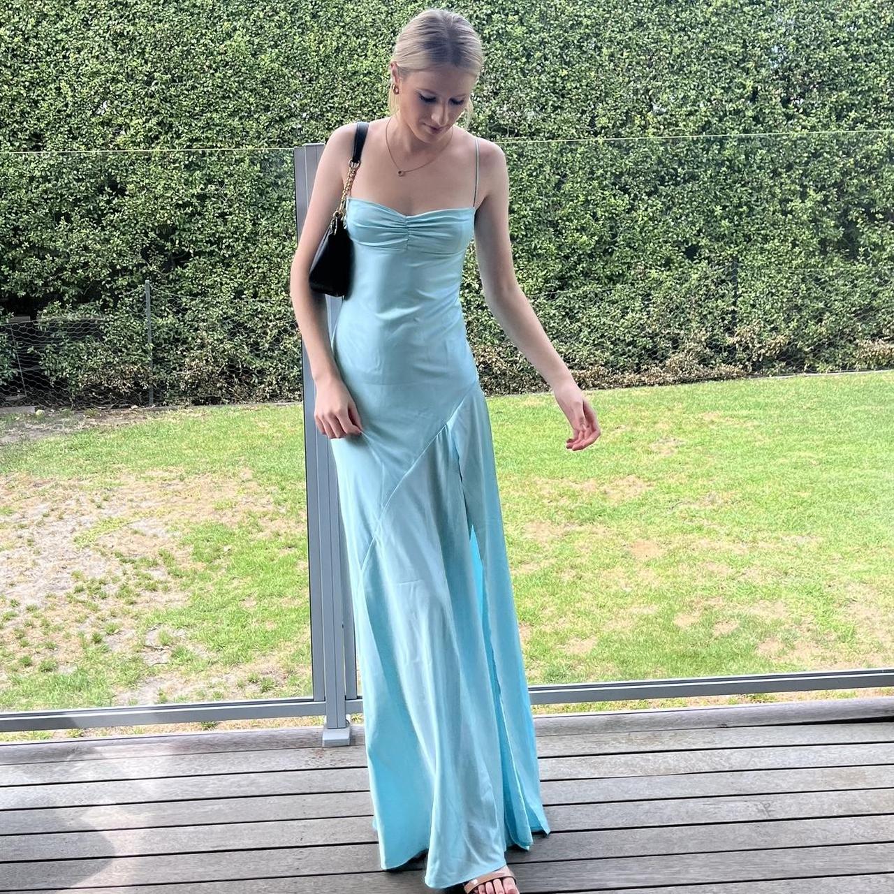 Blaues schlichtes, elegantes Spaghettiträgerkleid mit langen Seitenschlitzen, schmale Passform, Ballkleid, Abendkleid, Partykleid, NV1640