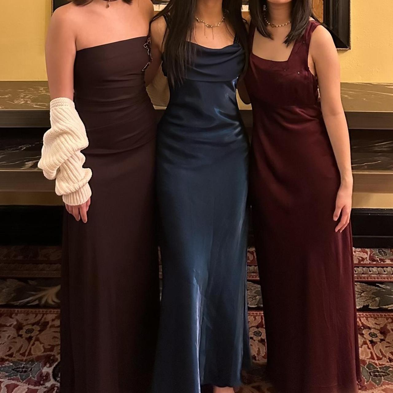 Robe de soirée longue en satin bleu foncé à bretelles spaghetti pour femme, élégante, à la mode, nv3746