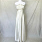 Cremefarbenes Satin-Ballkleid, atemberaubendes Maxikleid im Vintage-Stil mit zarten goldenen Perlenbesatz, nv4237