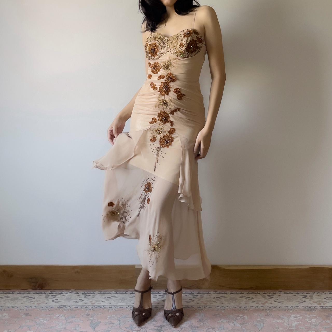 Romantisches hellbraunes, mit Perlen verziertes Chiffon-Ballkleid mit Blumenmuster, NV5363