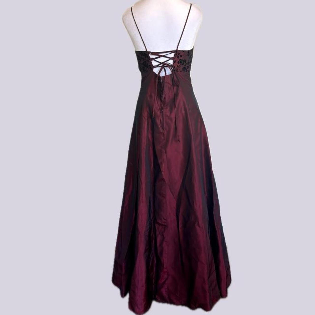 NiceVestidos-Burgundrotes Blumenkleid Vintage-Kleid Damen Exquisites langes Ballkleid NV5643
