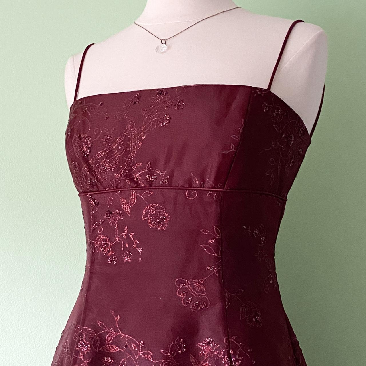 NiceVestidos-Burgundrotes Blumenkleid Vintage-Kleid Damen Exquisites langes Tüll-Ballkleid NV5646