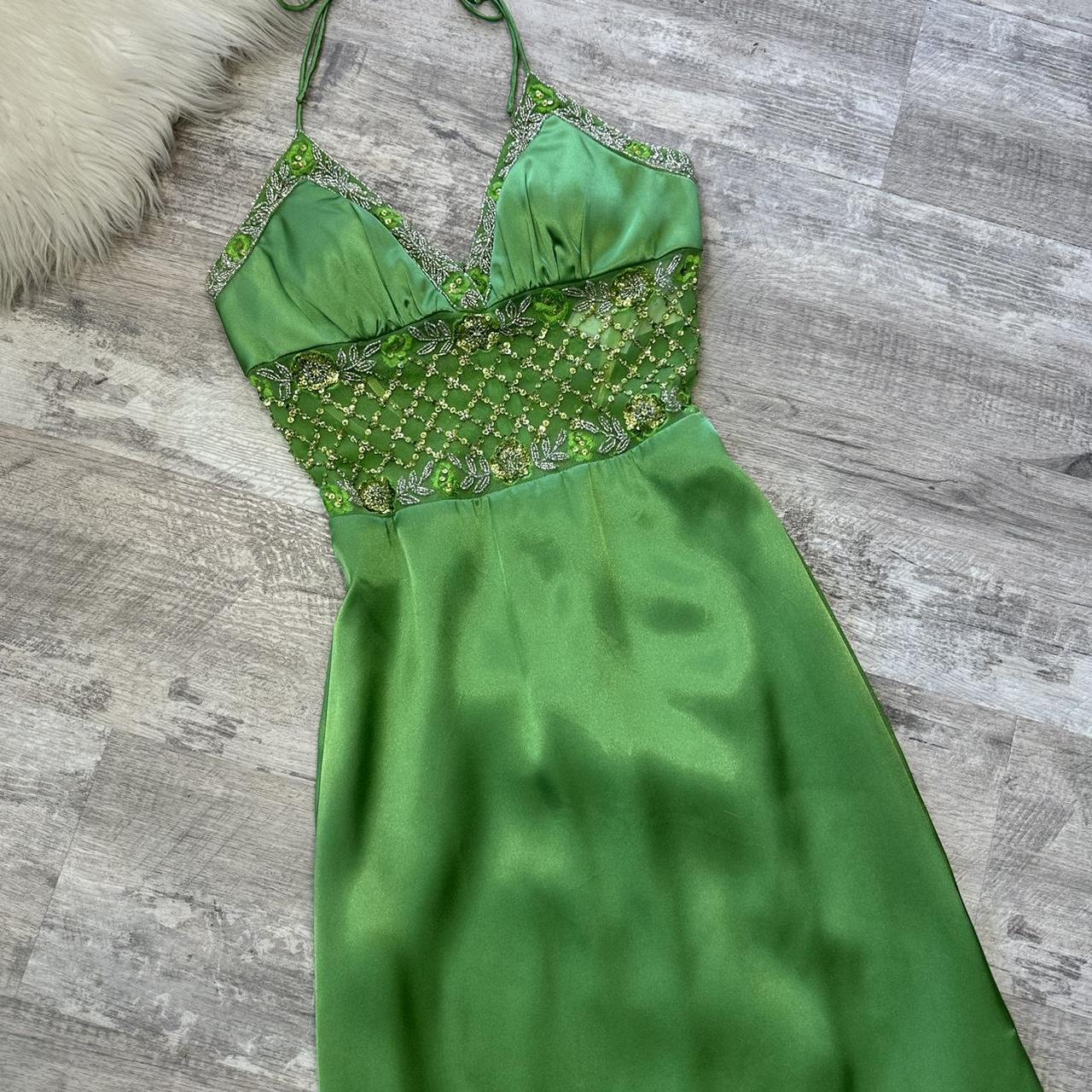 Robe de soirée longue en satin vert brillant et perlé, élégante et brillante, nv4562