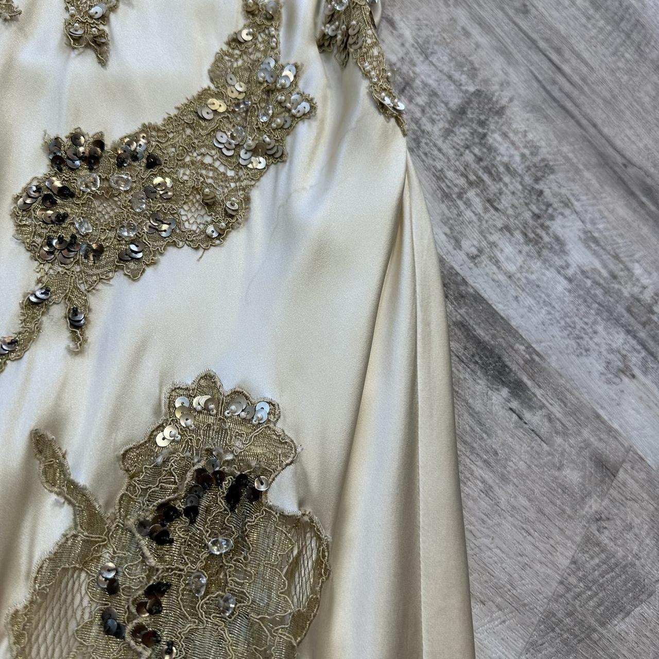 NiceVestidos - Elfenbeinweiß glänzende Pailletten wunderschöne exquisite Spitze langes Satin-Chiffon-Abschlussballkleid NV5454