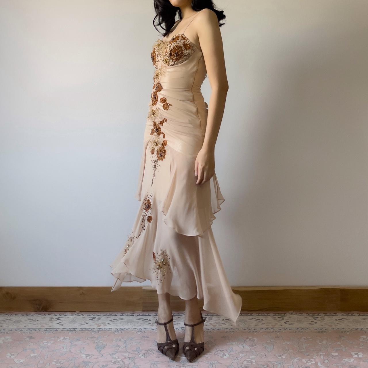Romantisches hellbraunes, mit Perlen verziertes Chiffon-Ballkleid mit Blumenmuster, NV5363