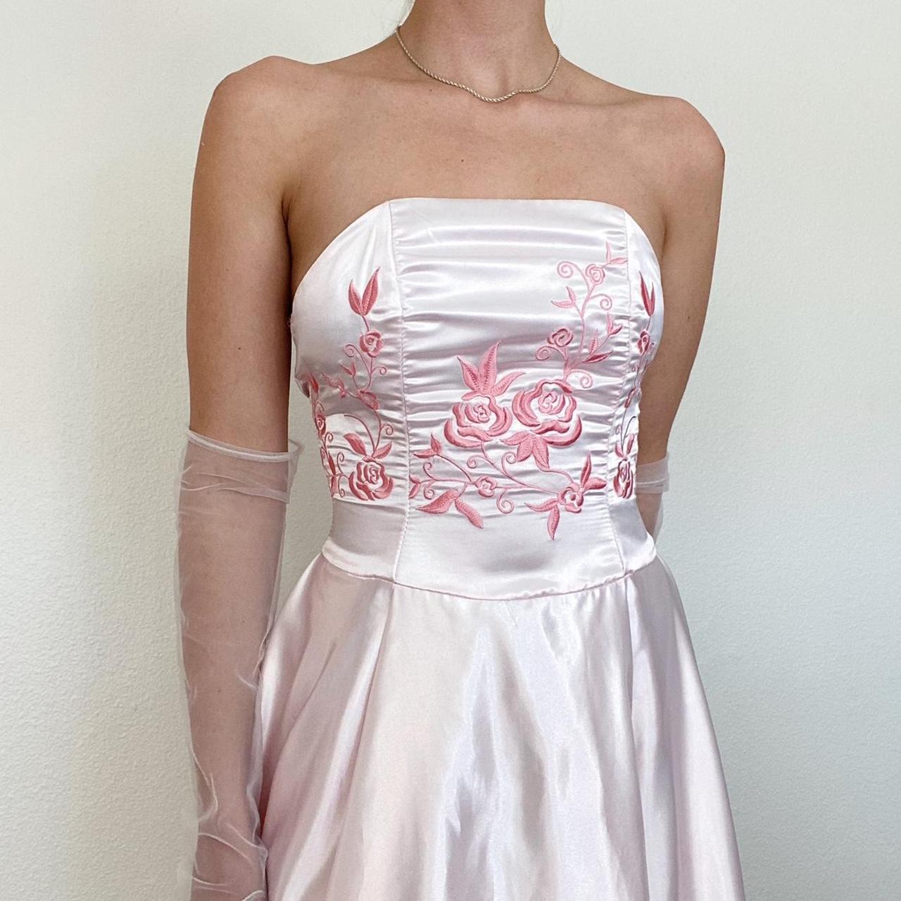 NiceVestidos - Hellrosa geblümtes langes Satin-Vintage-Kleid, Feenkleid, Ballkleid, Abendkleid NV5726