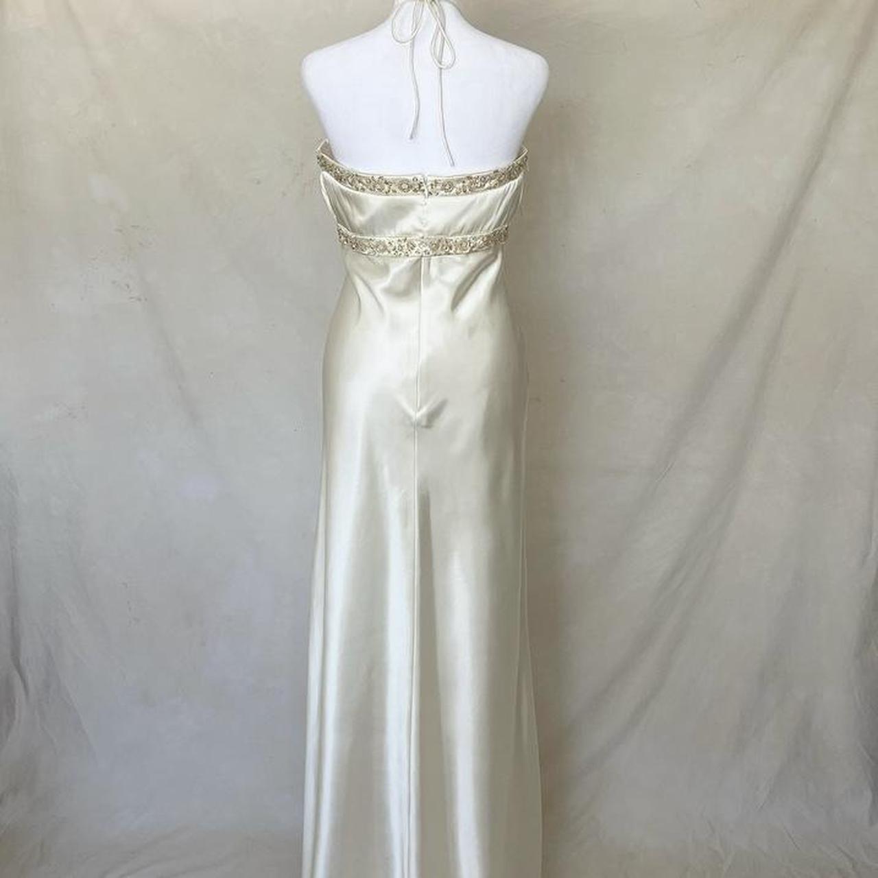 Cremefarbenes Satin-Ballkleid, atemberaubendes Maxikleid im Vintage-Stil mit zarten goldenen Perlenbesatz, nv4237