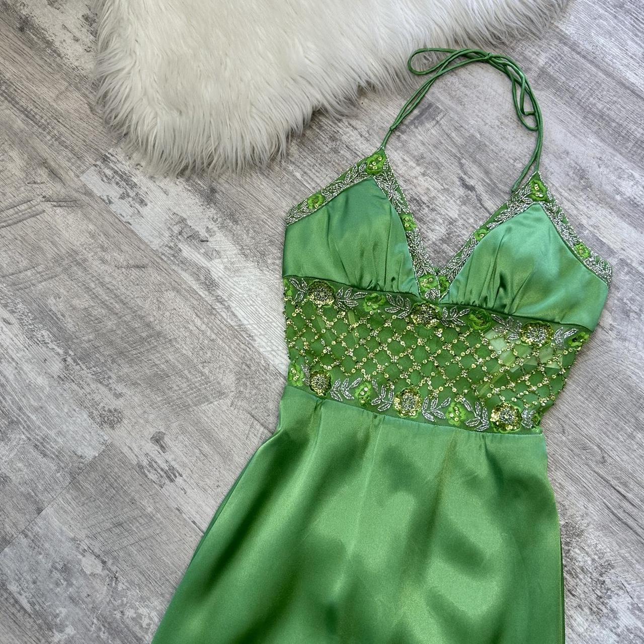 Robe de soirée longue en satin vert brillant et perlé, élégante et brillante, nv4562