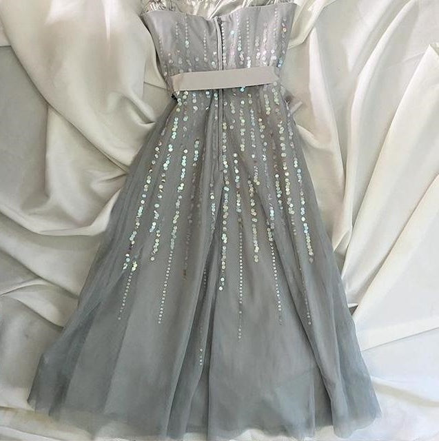 Robe courte élégante à paillettes et perles gris argenté, robe de soirée, robe de cocktail, robe de bal, robe d'anniversaire, nv4535