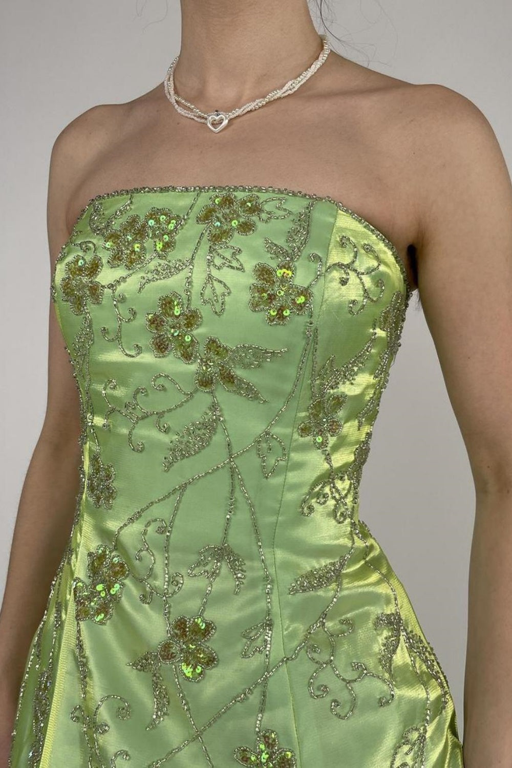 NiceVestidos - Robe de bal longue en satin vert exquis et perlé, style fée, style vintage Y2K, NV5441