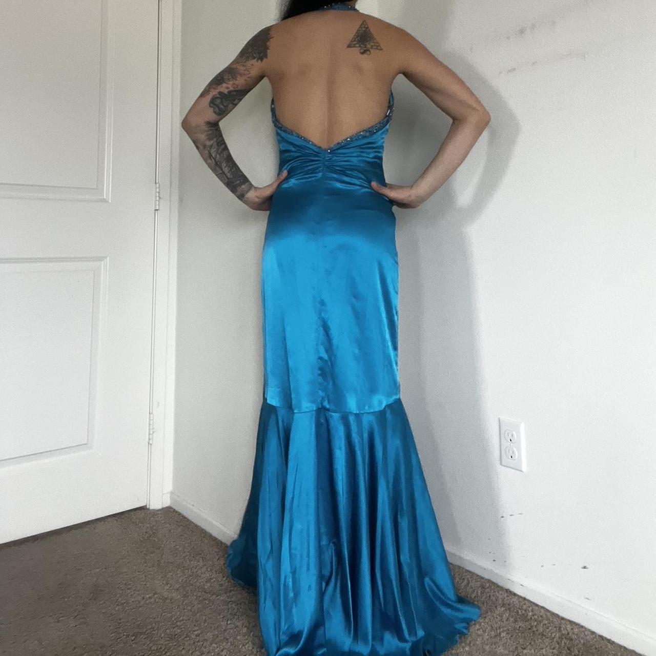 Robe de soirée longue en satin bleu vintage avec strass et col licou, nv4664