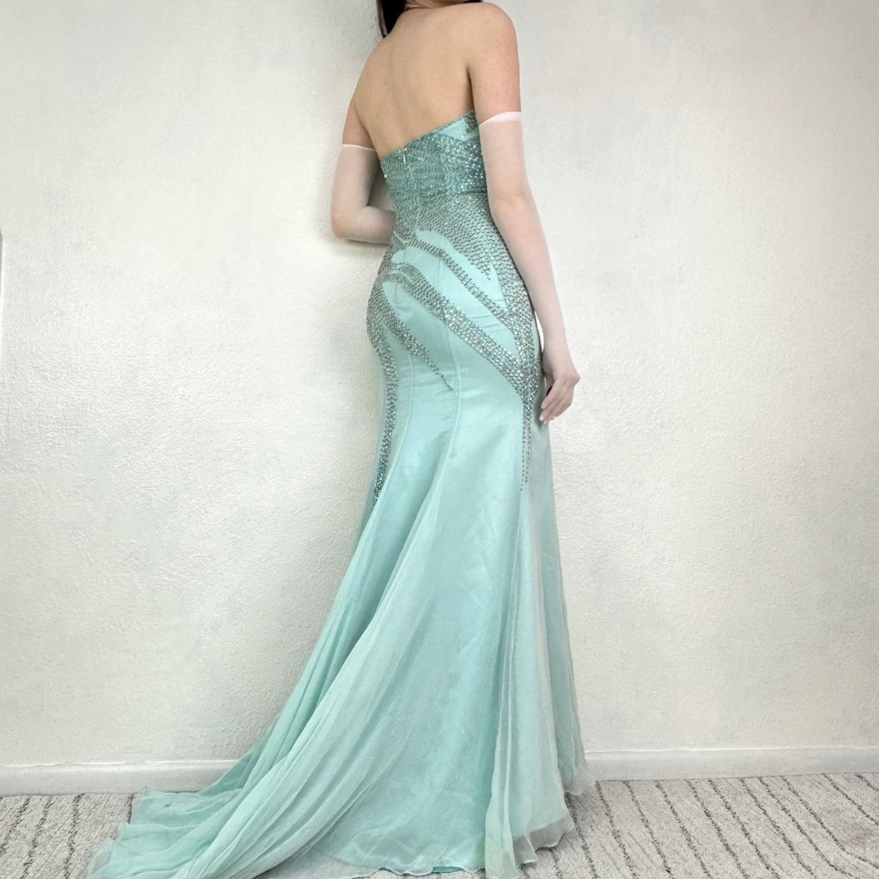 Robe de soirée longue en satin vert magnifique et perlée nv4484