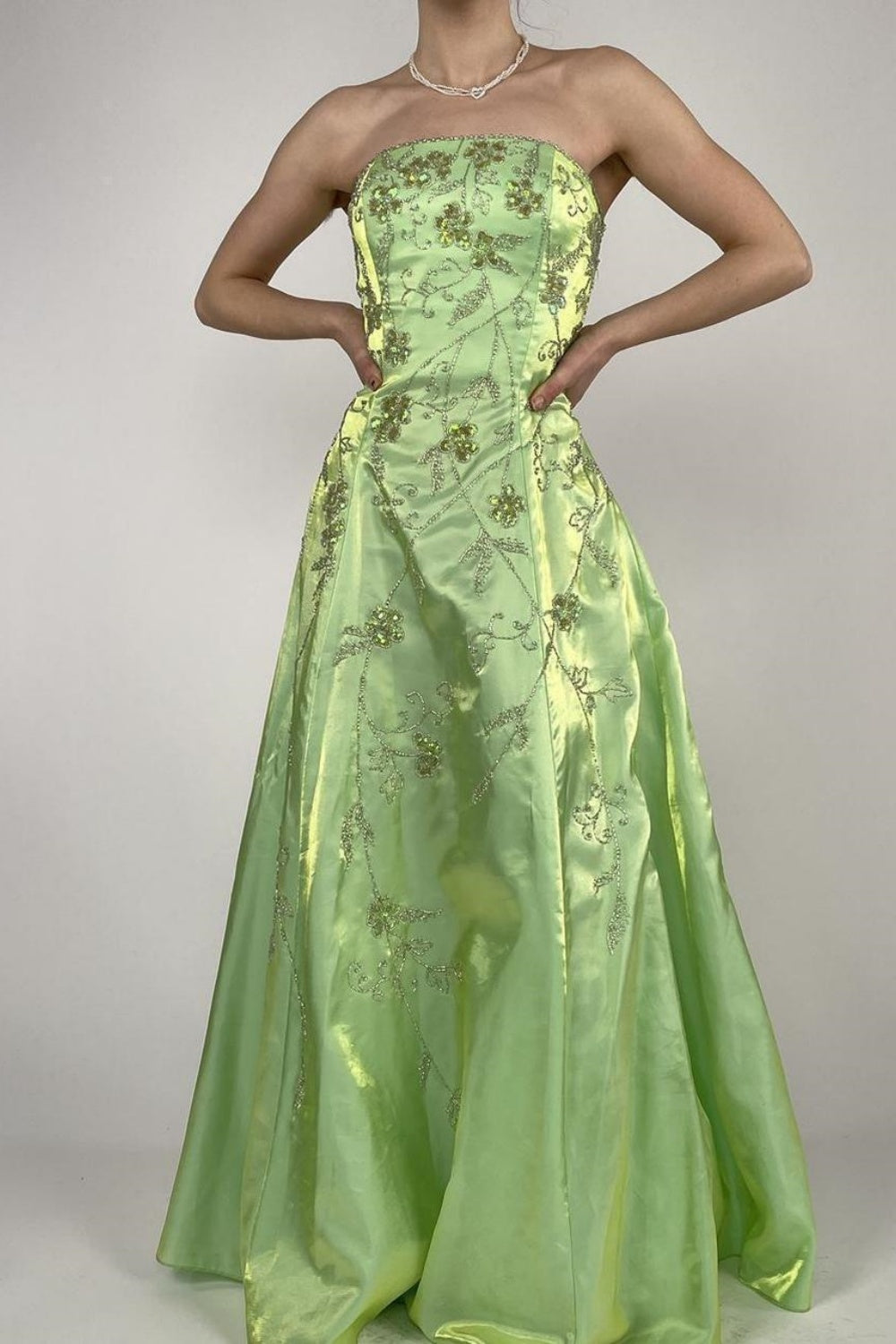 NiceVestidos - Robe de bal longue en satin vert exquis et perlé, style fée, style vintage Y2K, NV5441