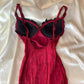 ♥️♠️♦️♣️Superbe robe de bal sirène moulante en dentelle rouge et noire délicate de style rétro-glam avec une fente sexy nv5382