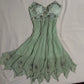 NiceVestidos – Grünes, zartes, perlenbesetztes, kurzes Chiffon-Heimkehrkleid NV5688