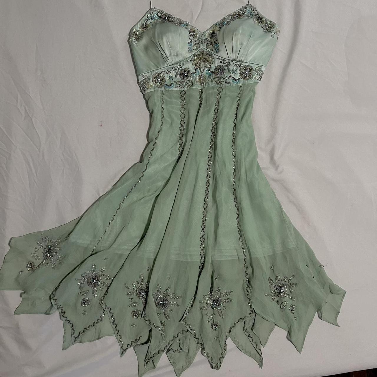 NiceVestidos – Grünes, zartes, perlenbesetztes, kurzes Chiffon-Heimkehrkleid NV5688