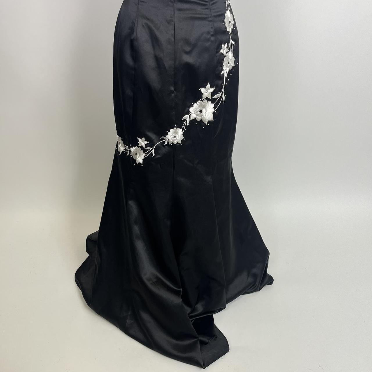 Schwarz und weiß schöne elegante Mode exquisite Blumen Spaghetti-Trägern lange Satin bodenlangen Ballkleid Abendkleid Partykleid nv3729