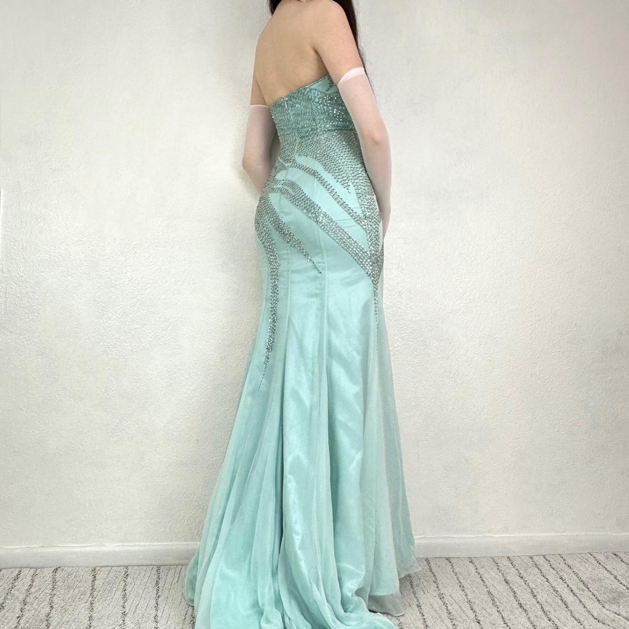 Robe de soirée longue en satin vert magnifique et perlée nv4484