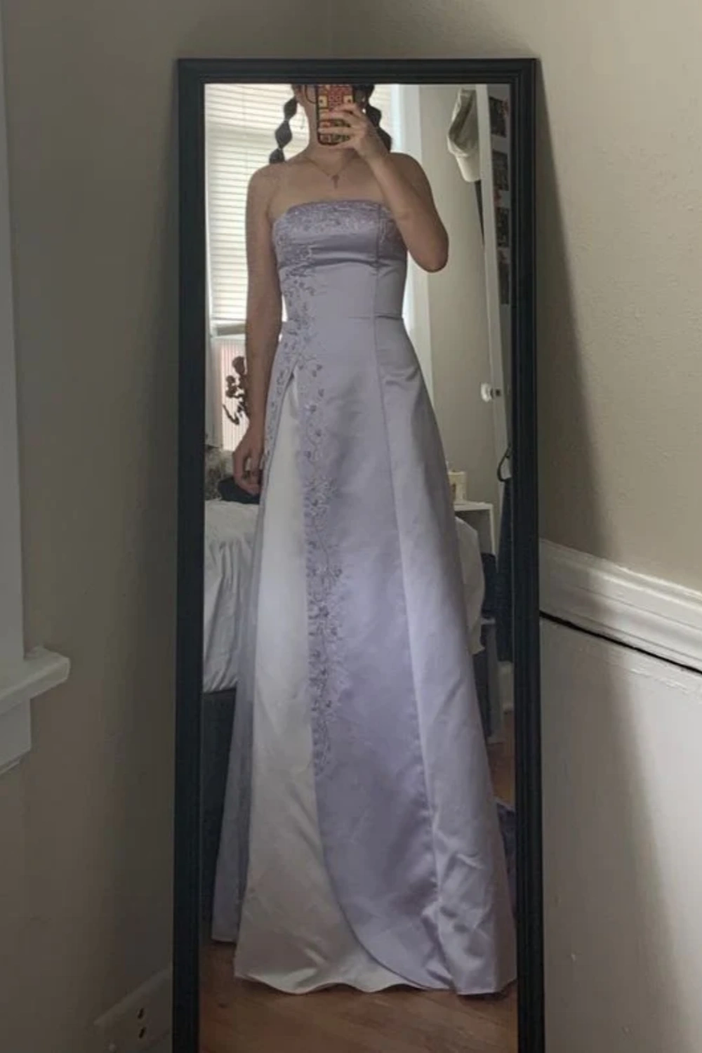 NiceVestidos - Robe de bal longue en satin à imprimé floral lilas vintage Nv5603
