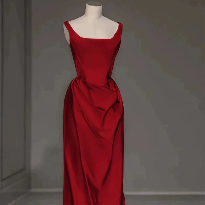 Robe de soirée sirène longue en satin rouge rétro à décolleté carré et longueur au sol nv3618