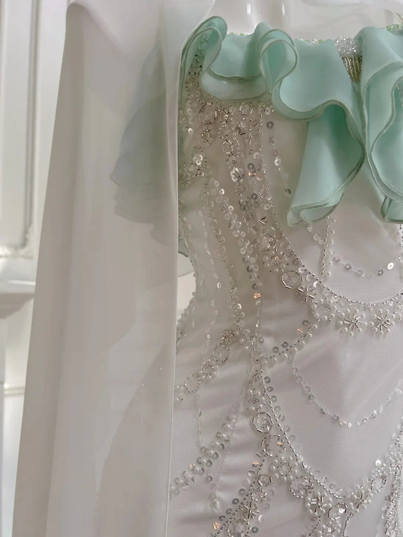 Wunderschönes Chiffon-Ballkleid im Meerjungfrau-Stil mit Spaghettiträgern und Perlen nv5391