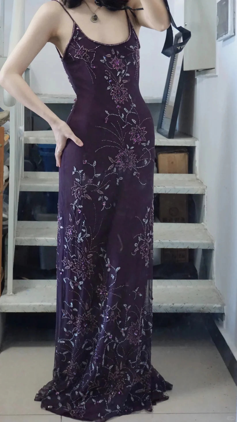 NiceVestidos – Ballkleid im Highlight-Stil, dunkelviolett, mit Perlenstickerei, Spaghettiträgern und extralang, NV5799