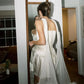 (Inklusive Schal) Elfenbeinfarbenes, schulterfreies, modisches, kurzes Satin-Heimkehrkleid, Geburtstagspartykleid, NV5278