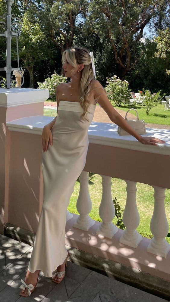 Robe de soirée longue en satin à épaules dénudées et sirène simple nv2210