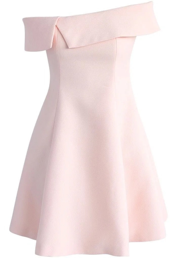 Robe de soirée courte en satin rose à épaules dénudées et à une épaule nv4386