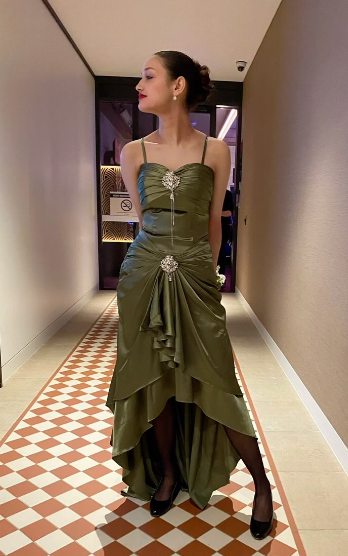 Grünes, figurbetontes, langes Ballkleid mit Spaghettiträgern, NV1965